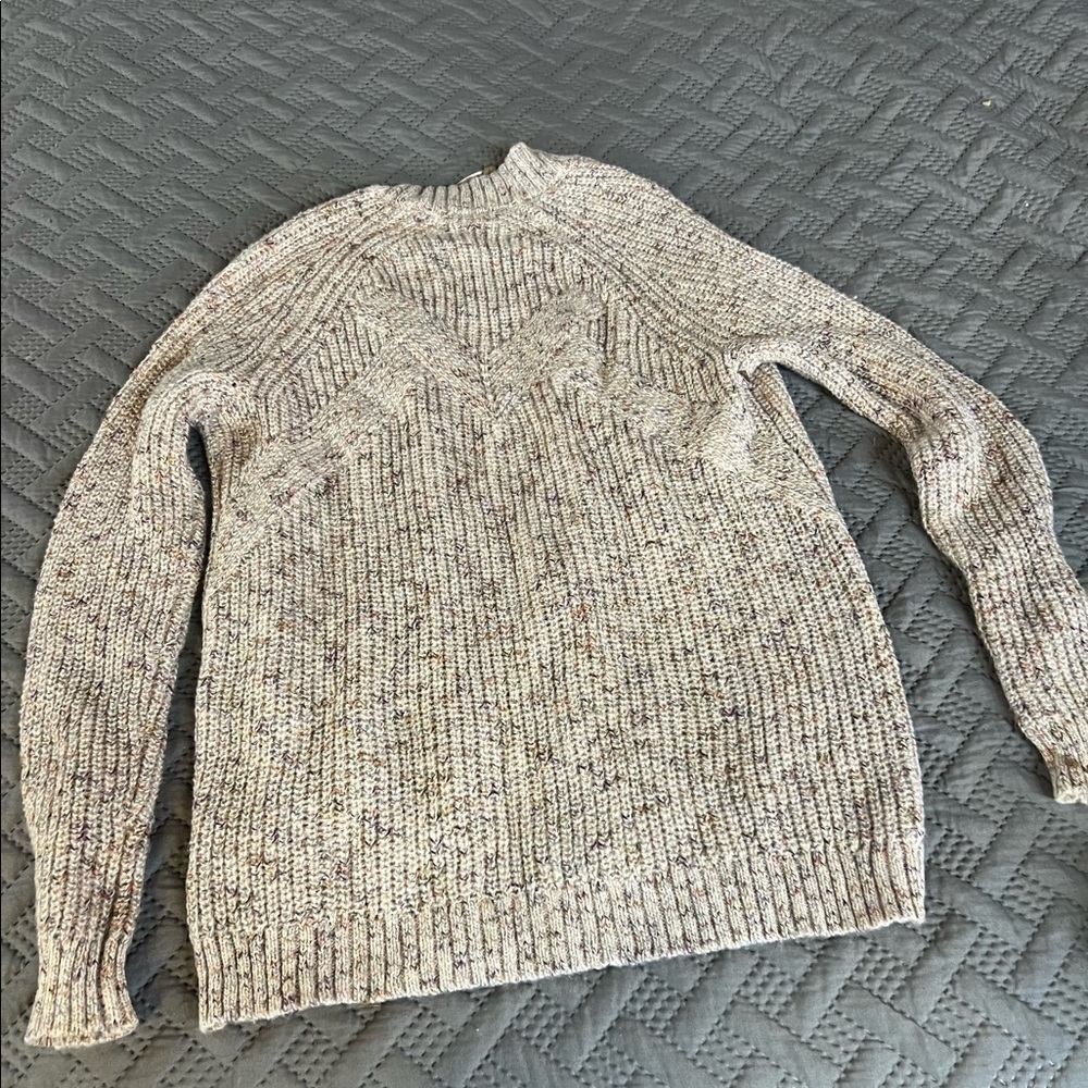 CUTE Sweater​​​​ - Picture 3 of 5
